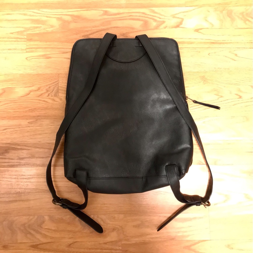 Universal Thread back pack - Picture 2 of 2
